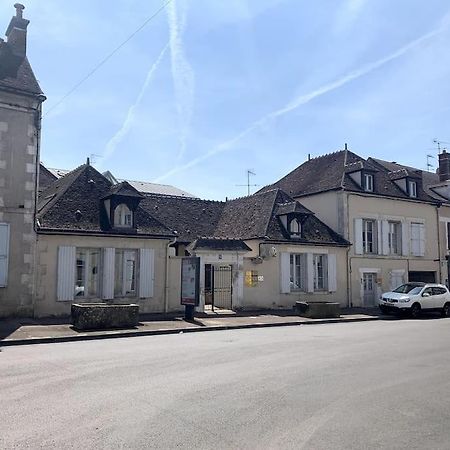 Superbe Duplex Centre-Ville Avec Parking Gratuit オセール エクステリア 写真