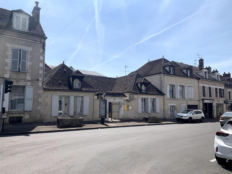Superbe Duplex Centre-Ville Avec Parking Gratuit オセール エクステリア 写真