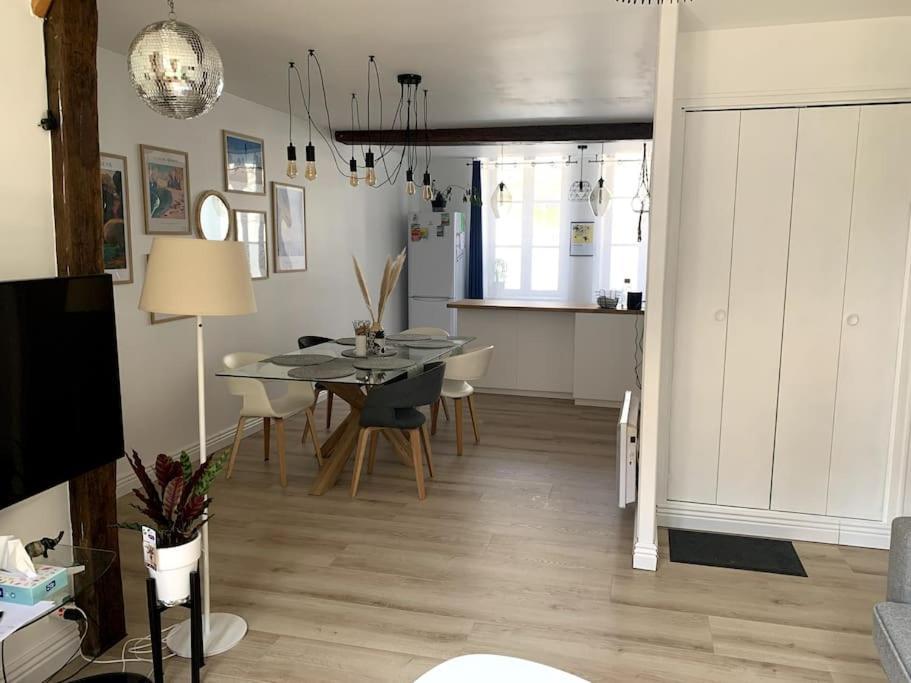 Superbe Duplex Centre-Ville Avec Parking Gratuit オセール エクステリア 写真
