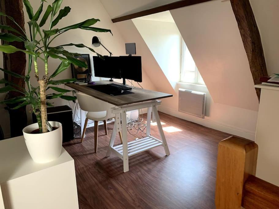 Superbe Duplex Centre-Ville Avec Parking Gratuit オセール エクステリア 写真